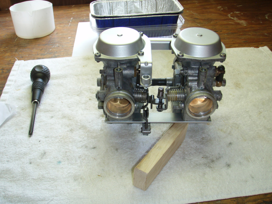 Carb reassembly8.JPG