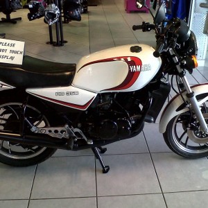 RD350 fully restored and working on display at a local Yamaha dealer.
