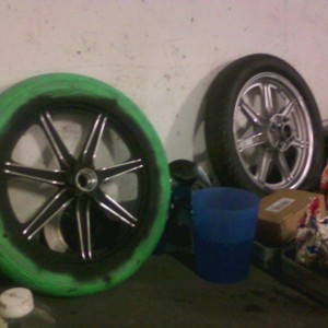 this is the front and rear wheels together, this is gona look wicked.