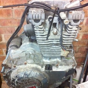 The XS400 DOHC motor....needs a good sandblasting and clear laquer.