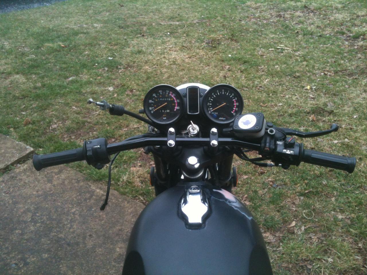 Bought drag handlebars from Mikesxs to give a try. I think they look awesome! I had to shorten the clutch cable though.